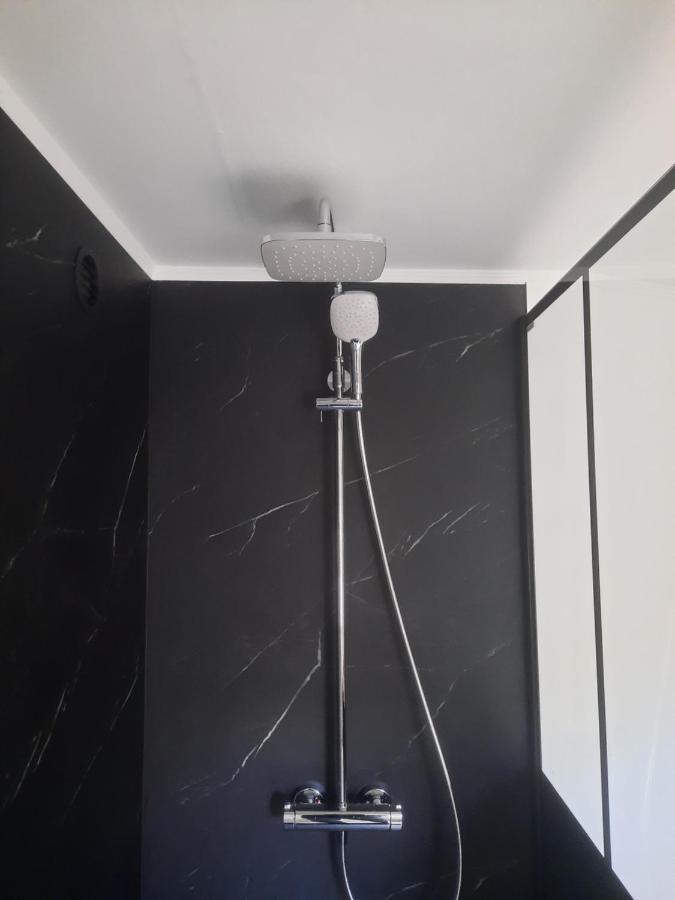 Le Des Pervenches Apartment *